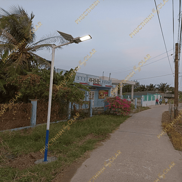 Đèn đường năng lượng mặt trời 100W JD-369