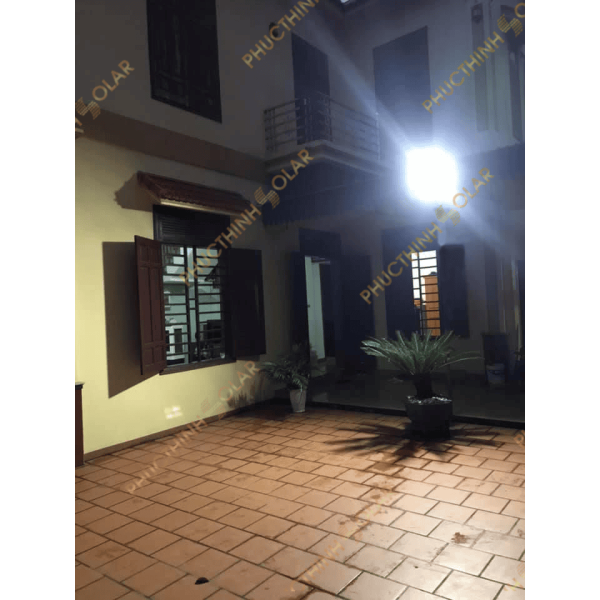 Đèn pha năng lượng mặt trời 300W JinDian JD-8300L