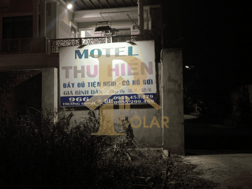 Lắp đặt đèn năng lượng mặt trời tại nhà nghỉ Thu Hiền
